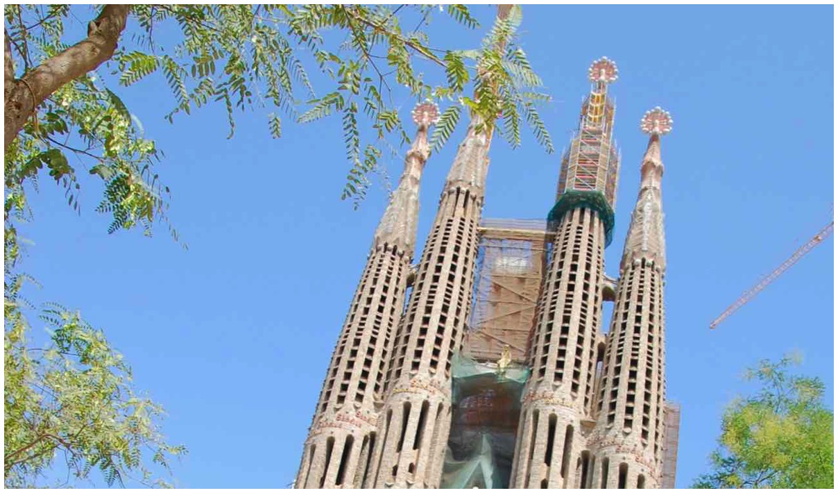De ebike tour gaat langs de Sagrada Familia